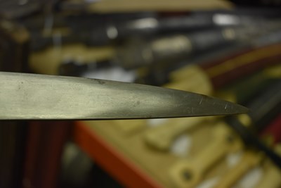 Lot 77 - A 20TH CENTURY GOLD KOFTGARI DOUBLE DAGGER