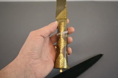 Lot 77 - A 20TH CENTURY GOLD KOFTGARI DOUBLE DAGGER