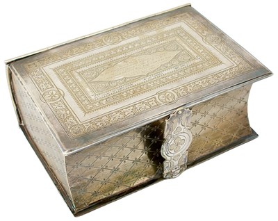 Lot 895 - OF WEST YORKSHIRE RIFLE VOLUNTEERS INTEREST: A MID 19TH CENTURY SILVER PLATED PRESENTATION BOX