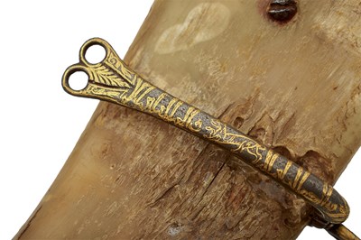 Lot 62 - AN 18TH CENTURY INDIAN POWDER HORN