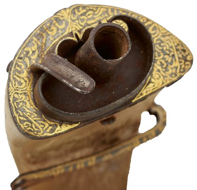 Lot 62 - AN 18TH CENTURY INDIAN POWDER HORN