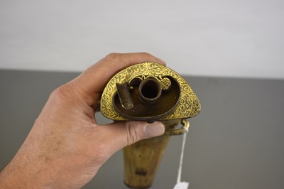 Lot 62 - AN 18TH CENTURY INDIAN POWDER HORN