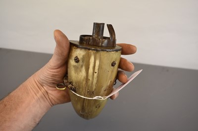 Lot 62 - AN 18TH CENTURY INDIAN POWDER HORN