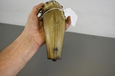 Lot 62 - AN 18TH CENTURY INDIAN POWDER HORN