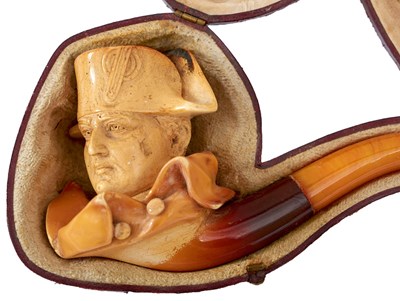Lot 919 - A 19TH CENTURY MEERSCHAUM PIPE IN THE FORM OF NAPOLEON BONAPARTE