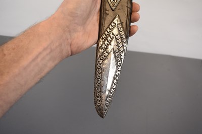 Lot 70 - A LATE 19TH CENTURY SULAWESI KUKRI