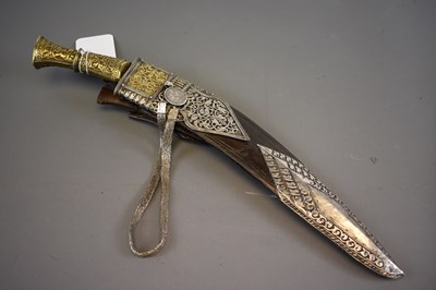 Lot 70 - A LATE 19TH CENTURY SULAWESI KUKRI