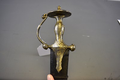 Lot 35 - A MID-19TH CENTURY INDIAN TULWAR