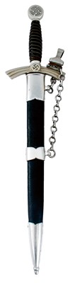 Lot 788 - A THIRD REICH FIRST PATTERN LUFWAFFE OFFICER'S DAGGER