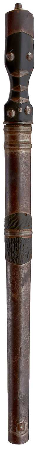 Lot 73 - A LATE 18TH OR EARLY 19TH CENTURY BHUTANESE OR TIBETAN DAGGER
