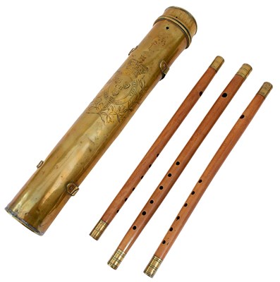 Lot 923 - AN EARLY 19TH CENTURY CASED SET OF THREE REGIMENTAL FIFES OR PIPES