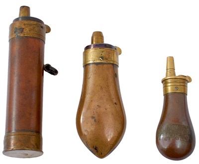Lot 533 - A SMALL COLLECTION OIF POWDER FLASKS AND MEASURES