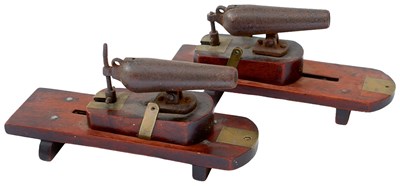 Lot 901 - A PAIR OF 19TH CENTURY MODEL CARRONADES OR CANNONS