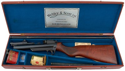 Lot 594 - A CASED ANTIQUE WEBLEY SERVICE AIR RIFLE MKII ENSEMBLE