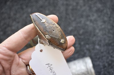 Lot 72 - A MIDDLE EASTERN JAMBIYA OR DAGGER
