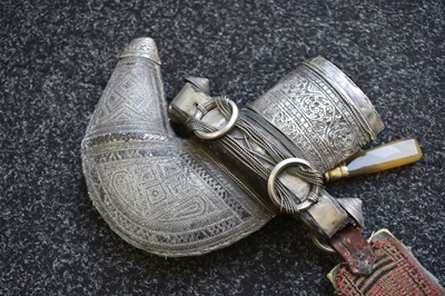 Lot 72 - A MIDDLE EASTERN JAMBIYA OR DAGGER