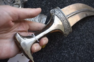 Lot 72 - A MIDDLE EASTERN JAMBIYA OR DAGGER