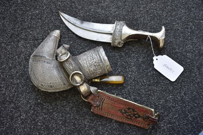 Lot 72 - A MIDDLE EASTERN JAMBIYA OR DAGGER