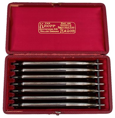 Lot 742 - A DAY OF THE WEEK RAZOR SET