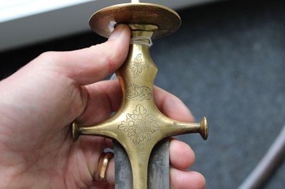 Lot 68 - A 19TH CENTURY INDIAN TULWAR