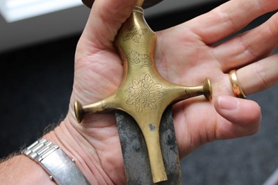 Lot 68 - A 19TH CENTURY INDIAN TULWAR