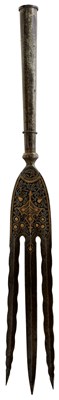 Lot 68 - A 19TH CENTURY INDIAN TRIDENT OR SPEAR HEAD