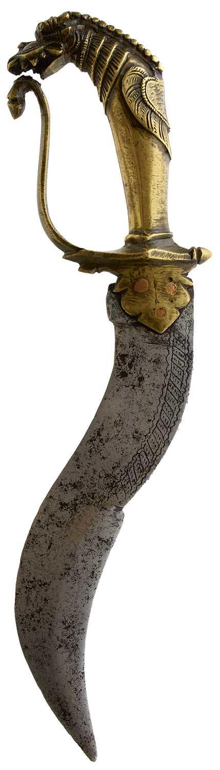 Lot 76 - A LATE 18TH CENTURY SOUTHERN INDIAN OR DECCAN KAHANJAR