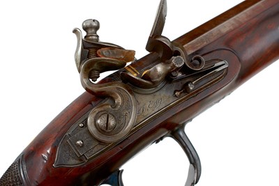 Lot 269 - A CASED PAIR OF 32-BORE FLINTLOCK DUELLING PISTOLS BY DURRS EGG
