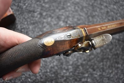 Lot 269 - A CASED PAIR OF 32-BORE FLINTLOCK DUELLING PISTOLS BY DURRS EGG