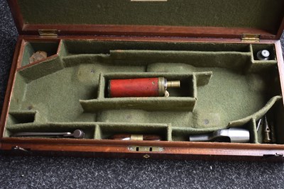 Lot 269 - A CASED PAIR OF 32-BORE FLINTLOCK DUELLING PISTOLS BY DURRS EGG