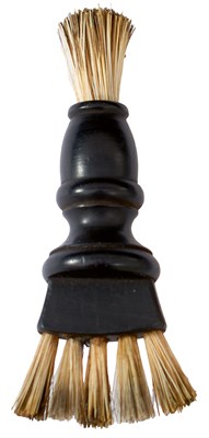 Lot A LATE 18TH OR EARLY 19TH CENTURY FLINTLOCK PAN BRUSH