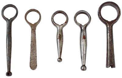 Lot FIVE 18TH AND 19TH CENTURY BARREL KEYS