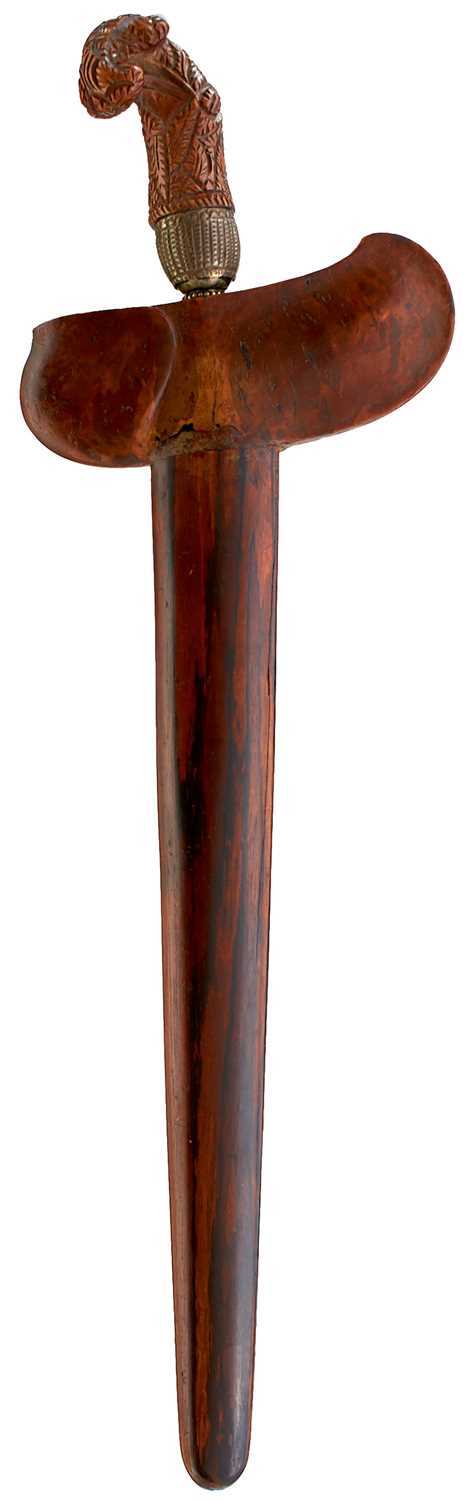 Lot 32 - A LATE 19TH CENTURY MADURA KRIS
