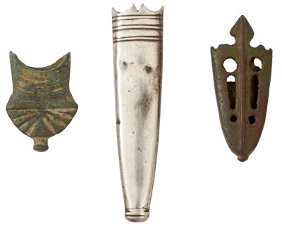 Lot A 17TH OR 18TH CENTURY WHITE METAL SMALLSWORD CHAPE