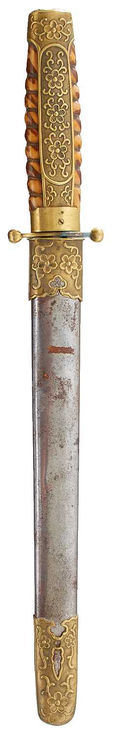 Lot 74 - A CHINESE OFFICER'S DIRK