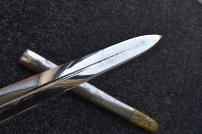 Lot 74 - A CHINESE OFFICER'S DIRK
