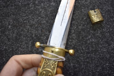 Lot 74 - A CHINESE OFFICER'S DIRK