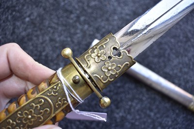 Lot 74 - A CHINESE OFFICER'S DIRK