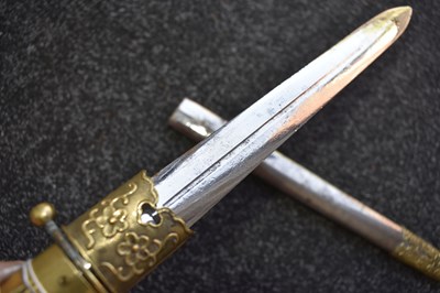 Lot 74 - A CHINESE OFFICER'S DIRK