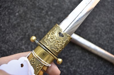 Lot 74 - A CHINESE OFFICER'S DIRK
