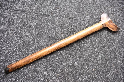 Lot 25 - A LATE 19TH OR EARLY 20TH CENTURY INDONESIAN PANJANG OR EXECUTIONER'S KRIS