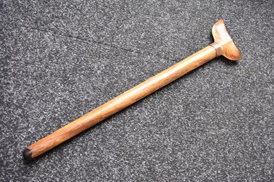 Lot 25 - A LATE 19TH OR EARLY 20TH CENTURY INDONESIAN PANJANG OR EXECUTIONER'S KRIS
