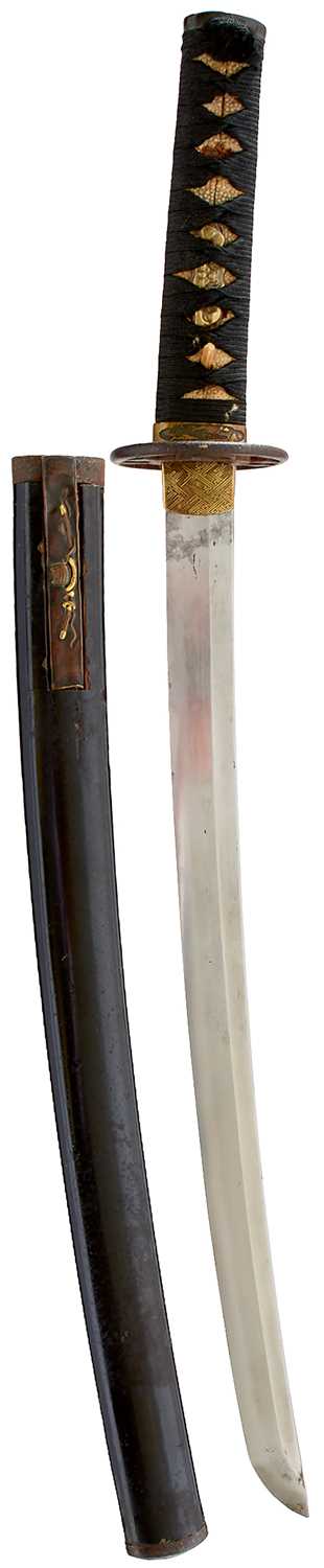 Lot 10 - A WAKIZASHI