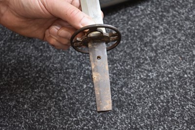 Lot 10 - A WAKIZASHI