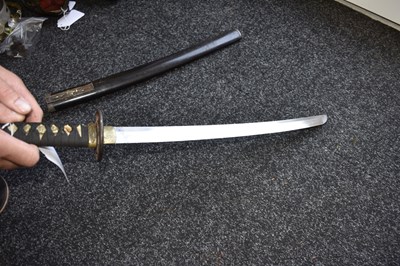 Lot 10 - A WAKIZASHI