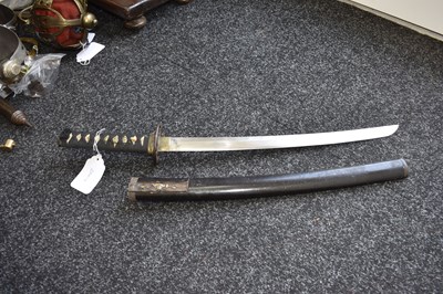 Lot 10 - A WAKIZASHI