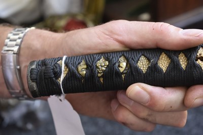 Lot 10 - A WAKIZASHI