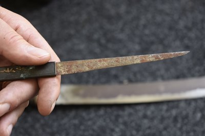 Lot 9 - A WAKIZASHI