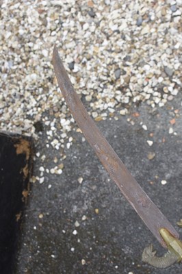 Lot 34 - A LATE 19TH CENTURY SINHALESE OR CEYLONESE KASTANE OR SHORT SWORD