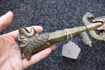 Lot 34 - A LATE 19TH CENTURY SINHALESE OR CEYLONESE KASTANE OR SHORT SWORD